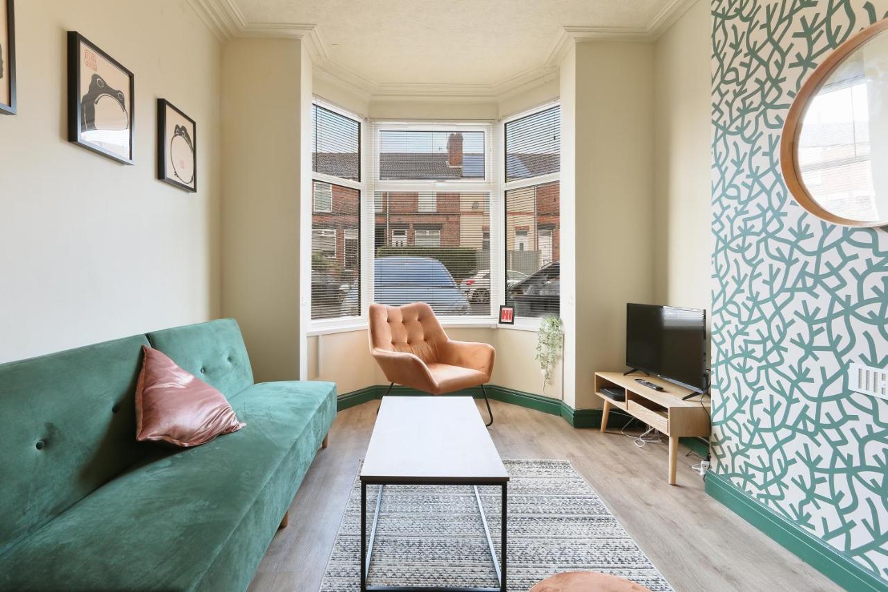 Home From Home 4 Bed - Ideal For Workers & Great For Groups, Free Parking, Spacious, Pet Friendly Netflix Rotherham Esterno foto